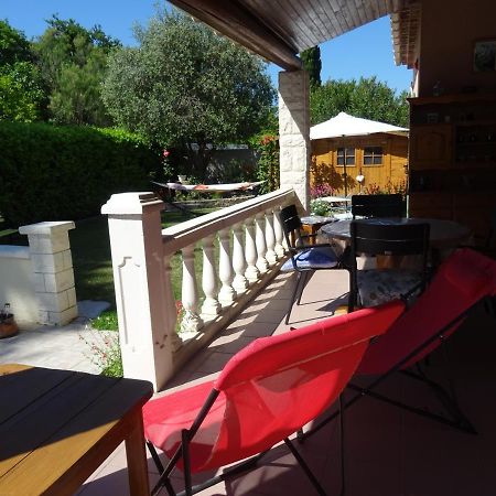 Chez Carole Et Roger Apartment Avignon Bagian luar foto